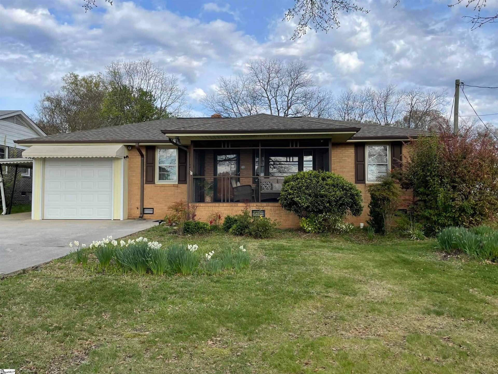 205 E Marion Road