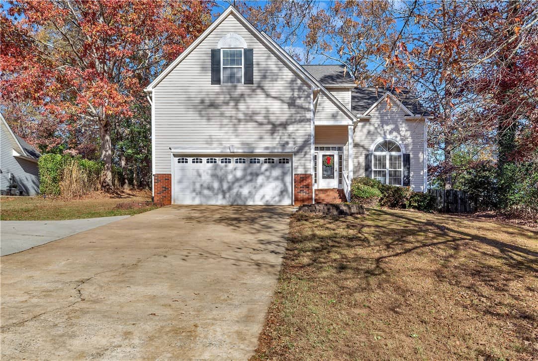 909 Meadow Creek Drive