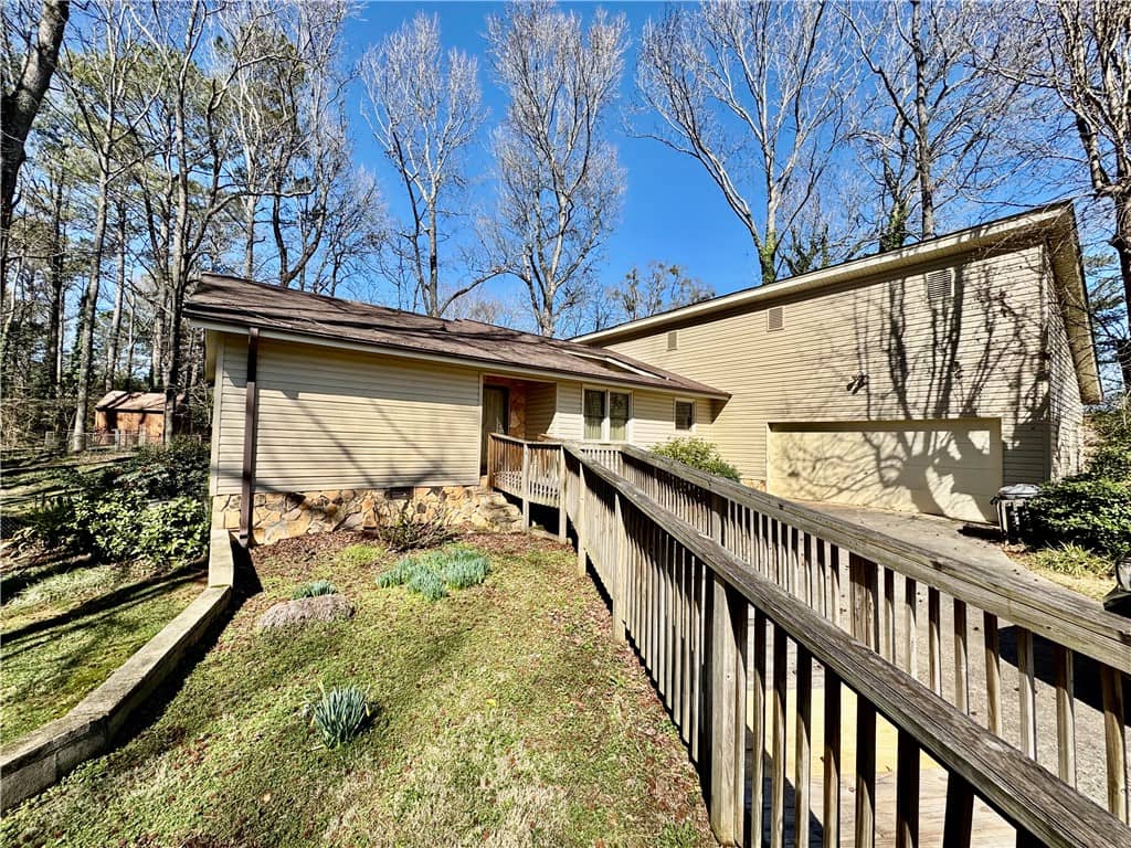 202 Woodoak Drive