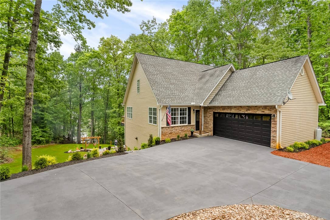 104 Benjamin Drive