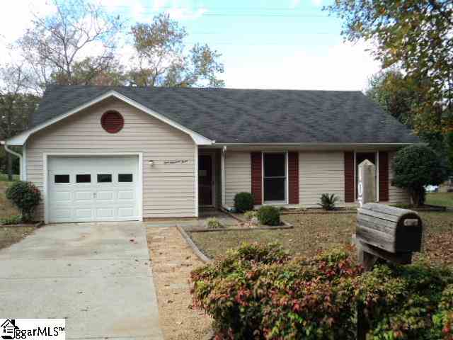 Property image 1 at 103 Woodland Road, Mauldin, SC 29662