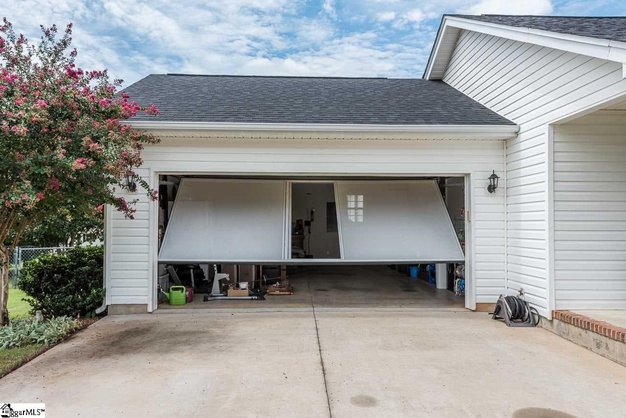 Property image 3 at 133 High Meadows Lane, Greer, SC 29651