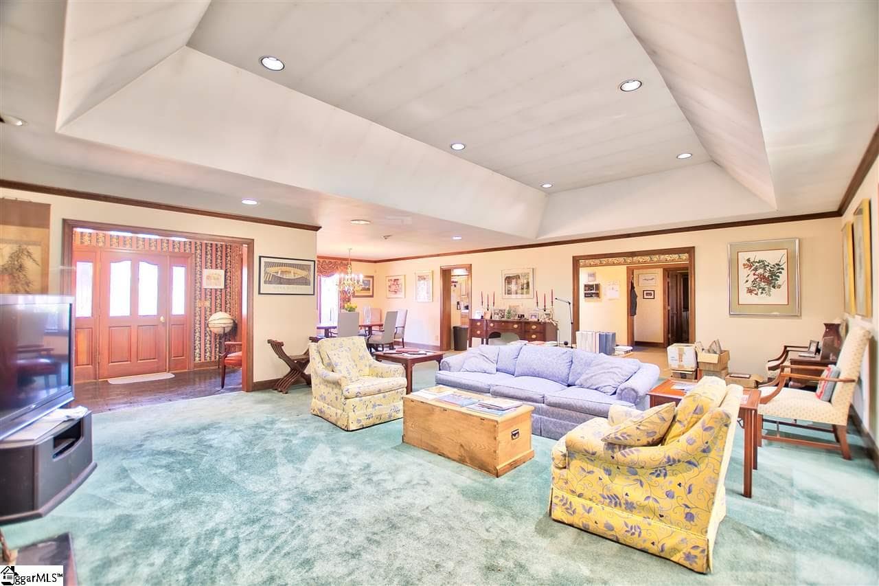 Property image 3 at 102 Thornhill Drive, Spartanburg, SC 29301