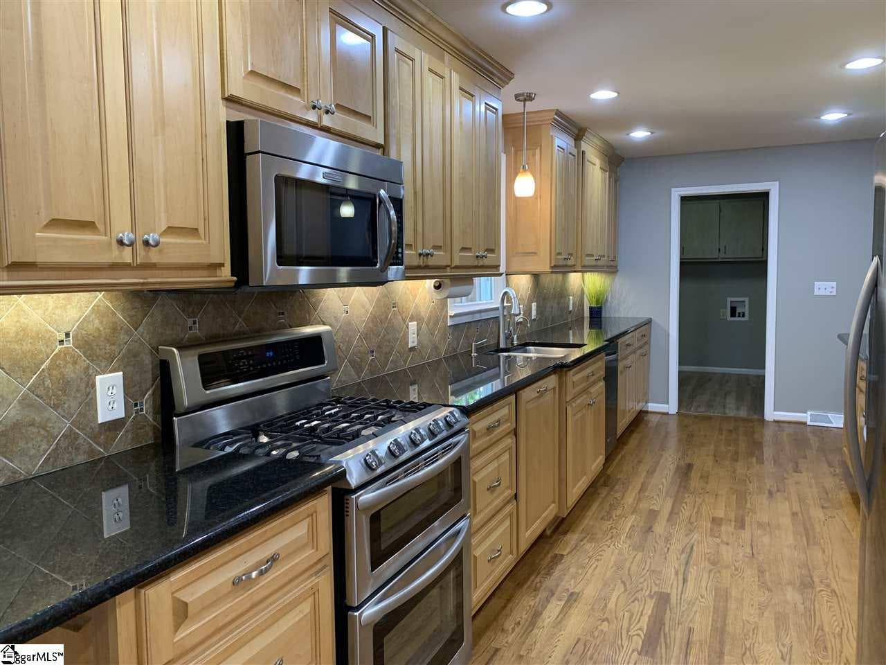 Property image 2 at 112 Bexhill Court, Greenville, SC 29609
