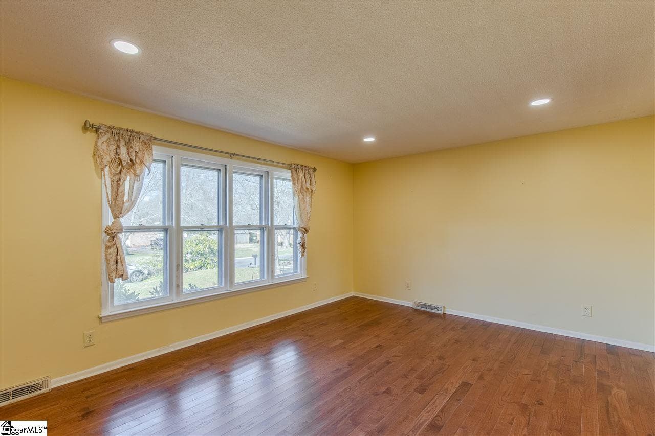 Property image 3 at 5050 Coach Hill Drive, Greenville, SC 29615
