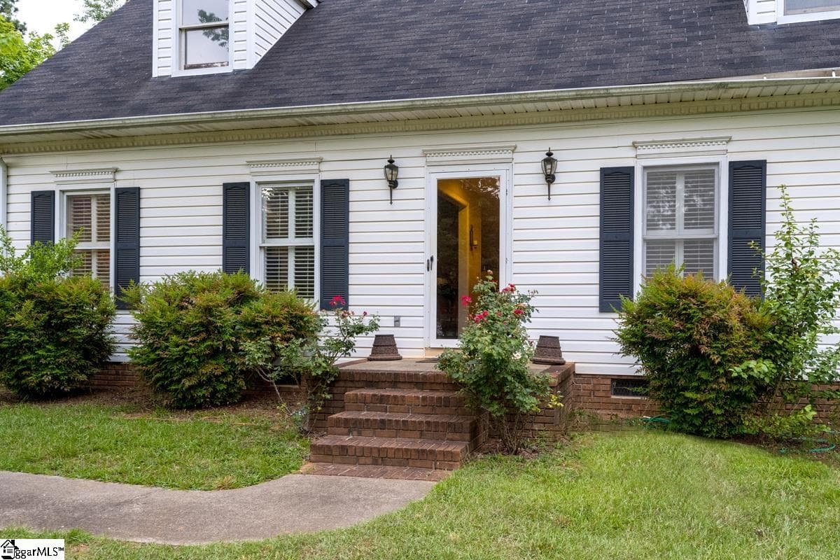 Property image 2 at 4 Coligny Court, Greenville, SC 29607-5500