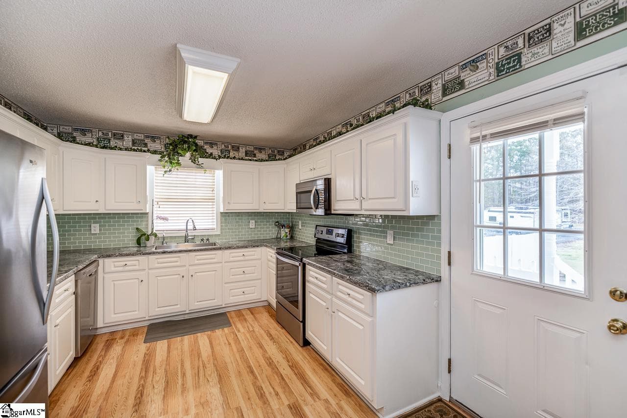 Property image 5 at 202 Shady Pines Court, Fountain Inn, SC 29644