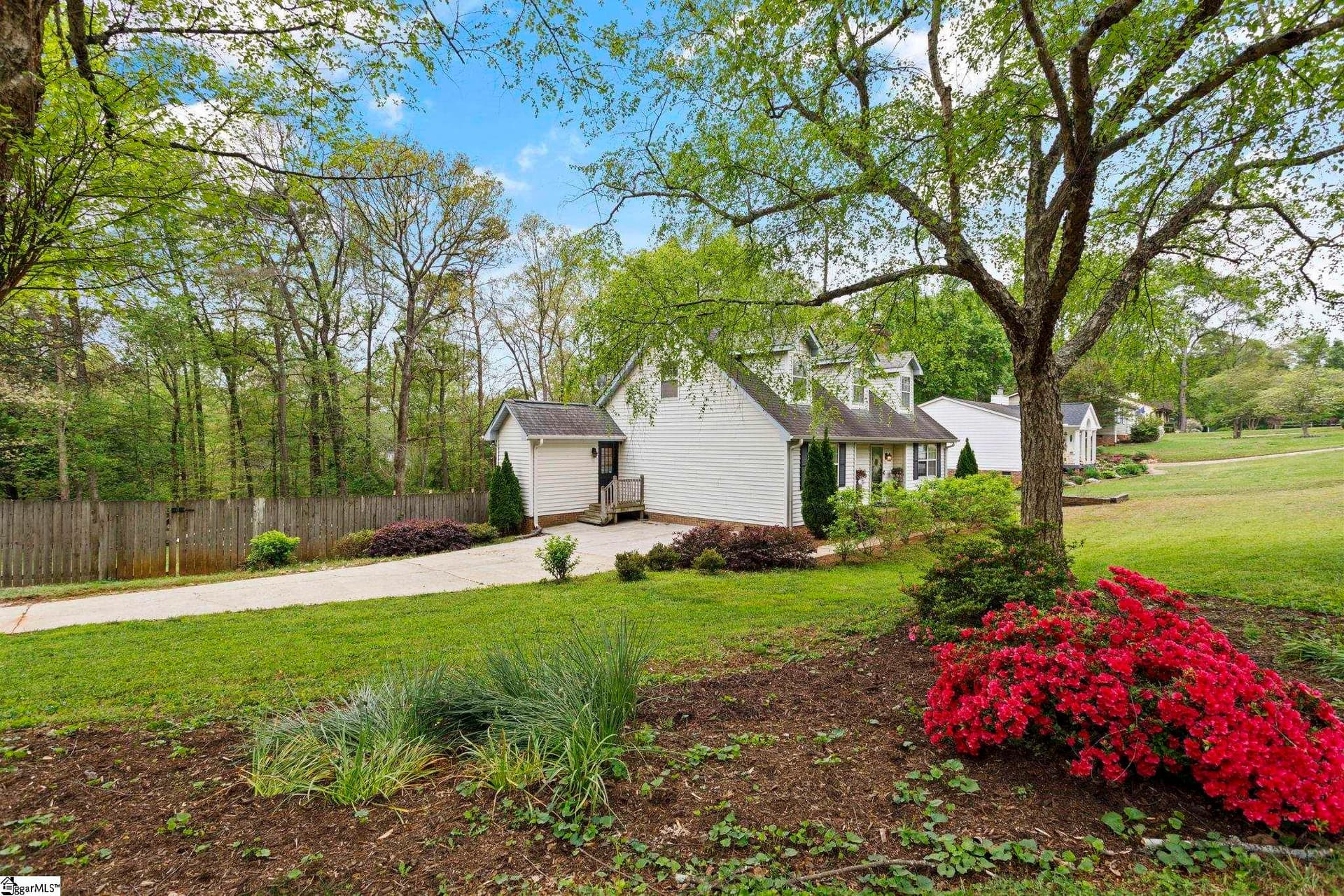 Property image 3 at 2 Twisted Oak Court, Taylors, SC 29687