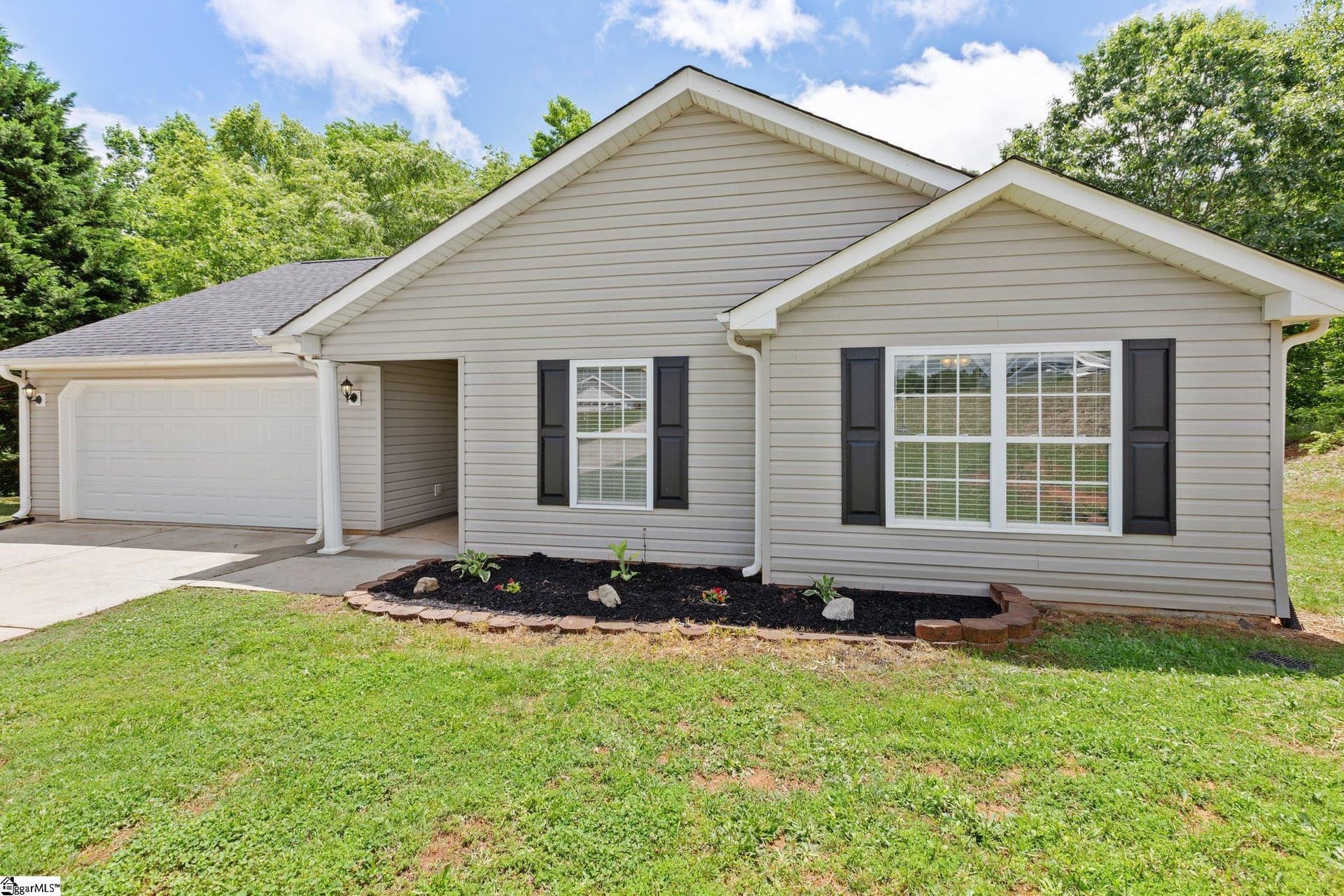 Property image 3 at 302 Shady Pines Court, Fountain Inn, SC 29644