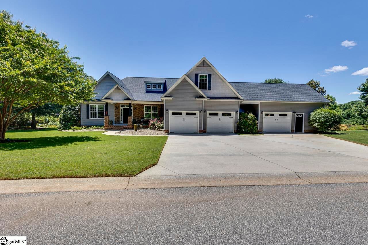 Property image 1 at 17 Stoneledges Lane, Taylors, SC 29687
