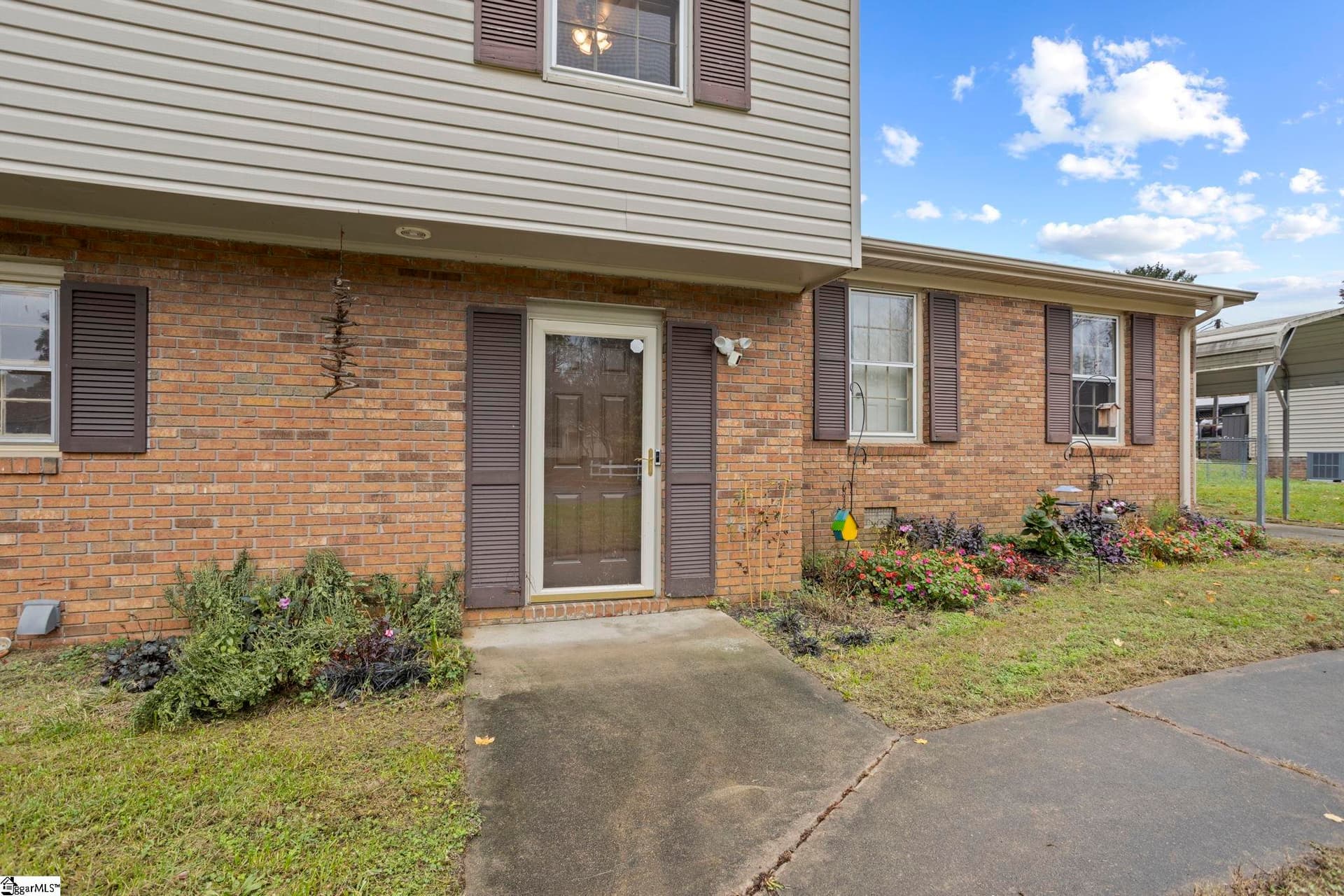 Property image 3 at 108 Beaverdale Court, Simpsonville, SC 29681-2101