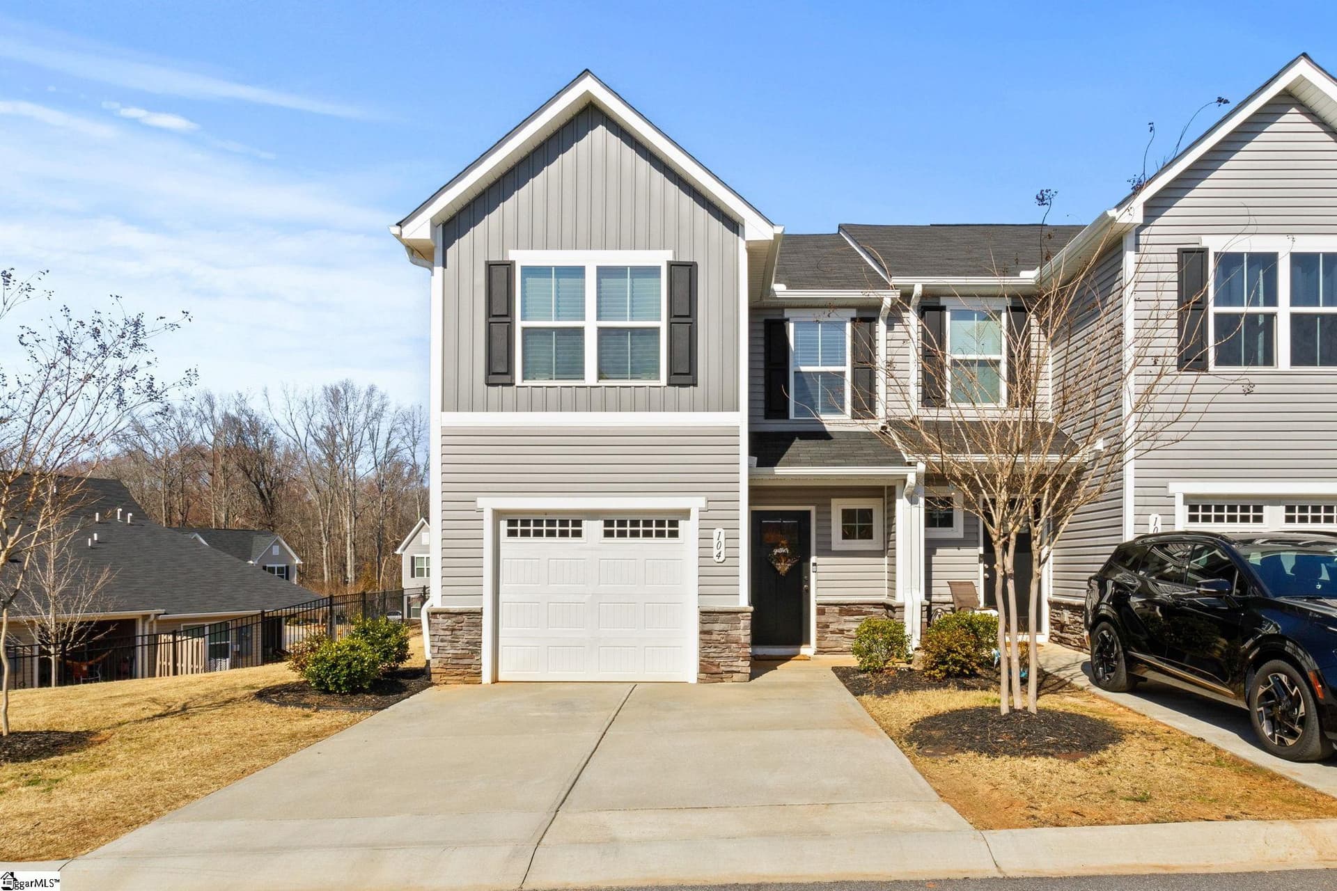 Fountain Inn Townes, Fountain Inn Community