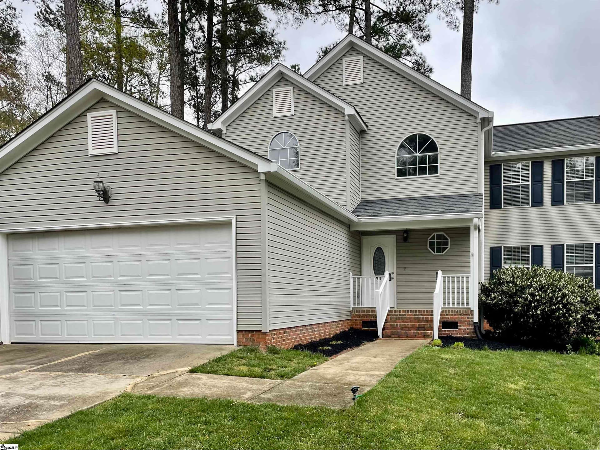 Gresham Woods, Simpsonville Community