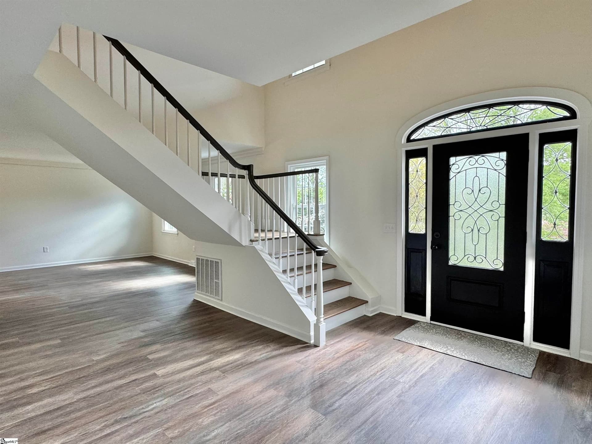 Property image 3 at 102 Buckingham Court, Easley, SC 29640