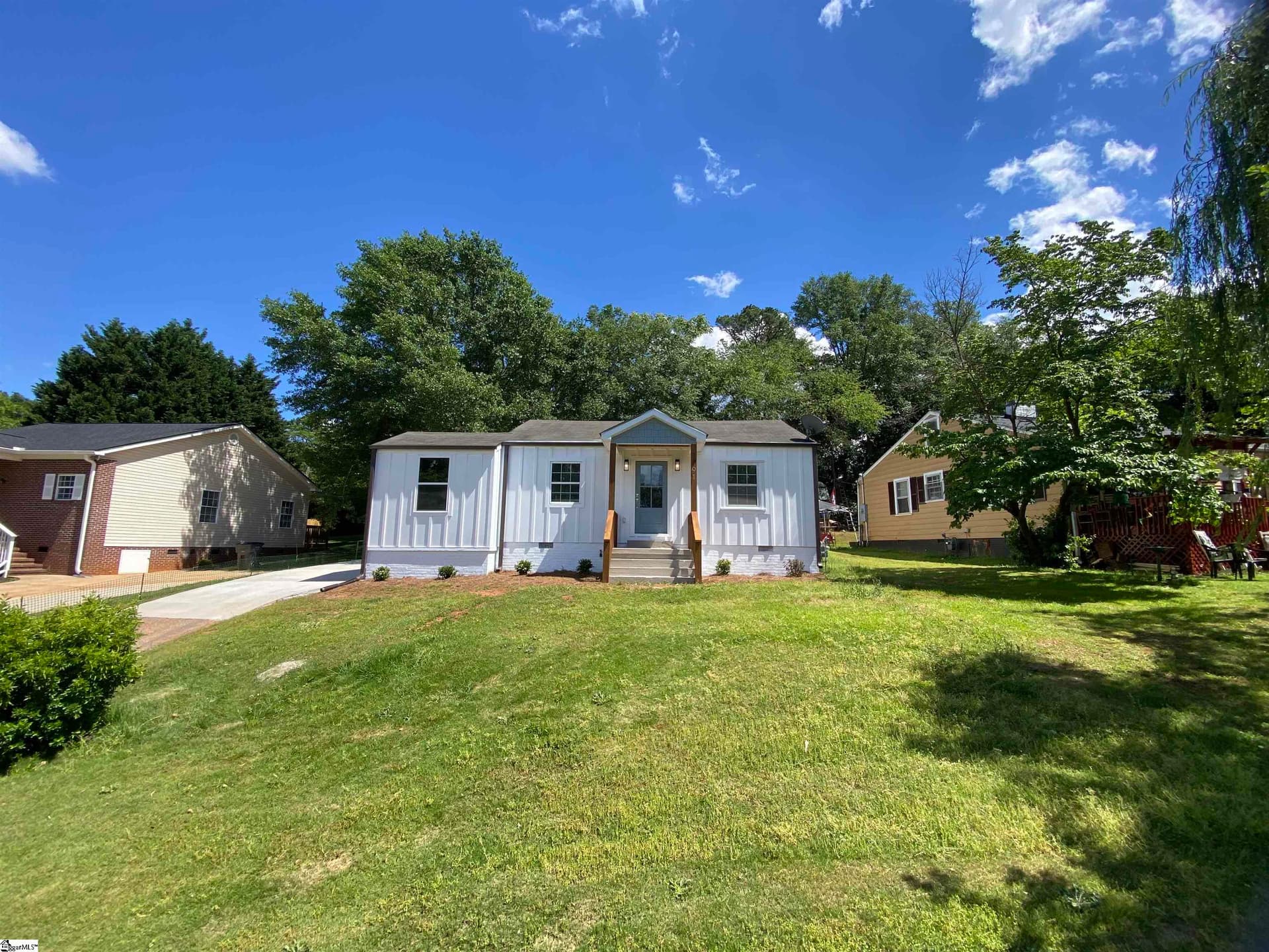 Crestwood, Greenville Community