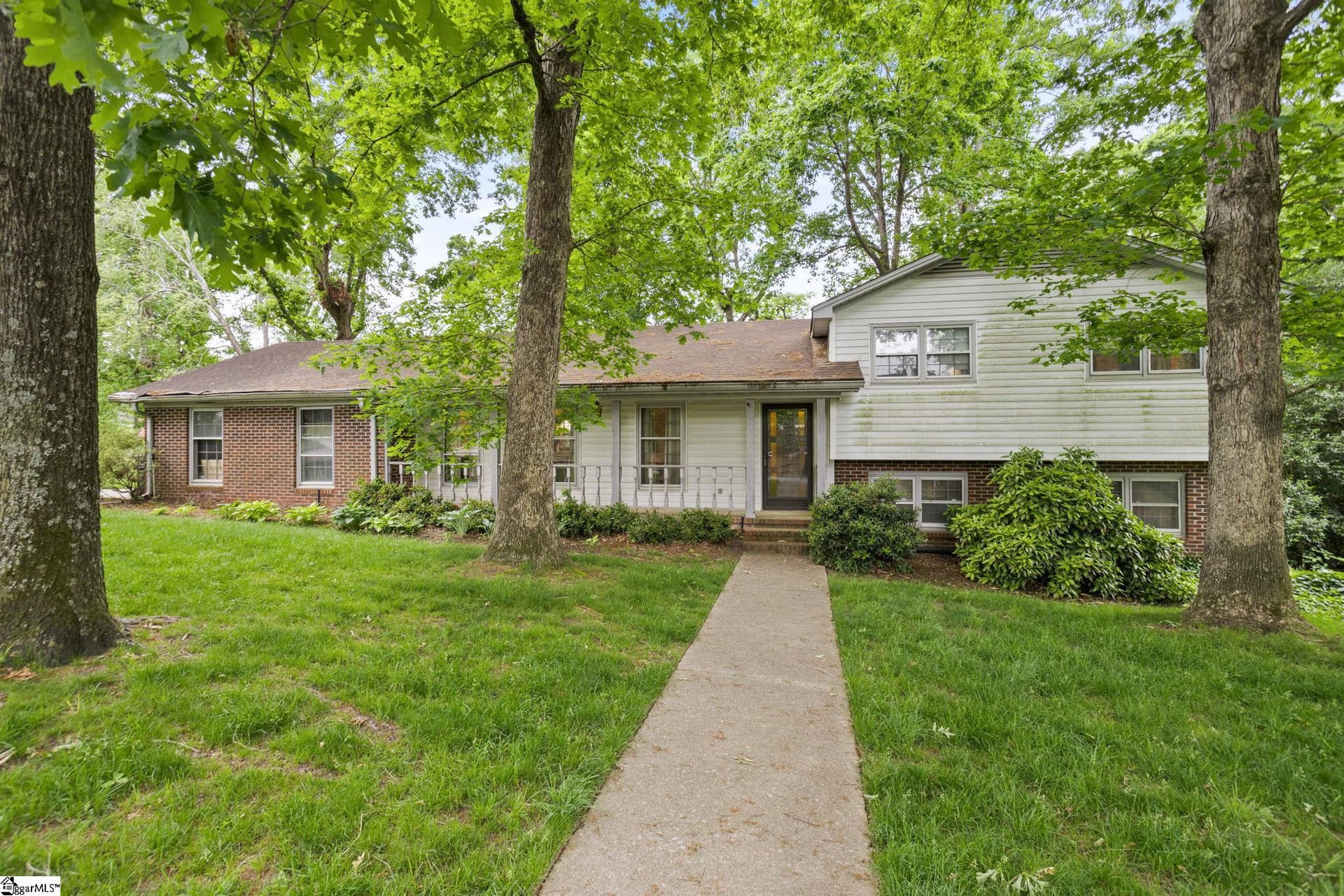 Property image 1 at 304 S Almond Drive, Simpsonville, SC 29681