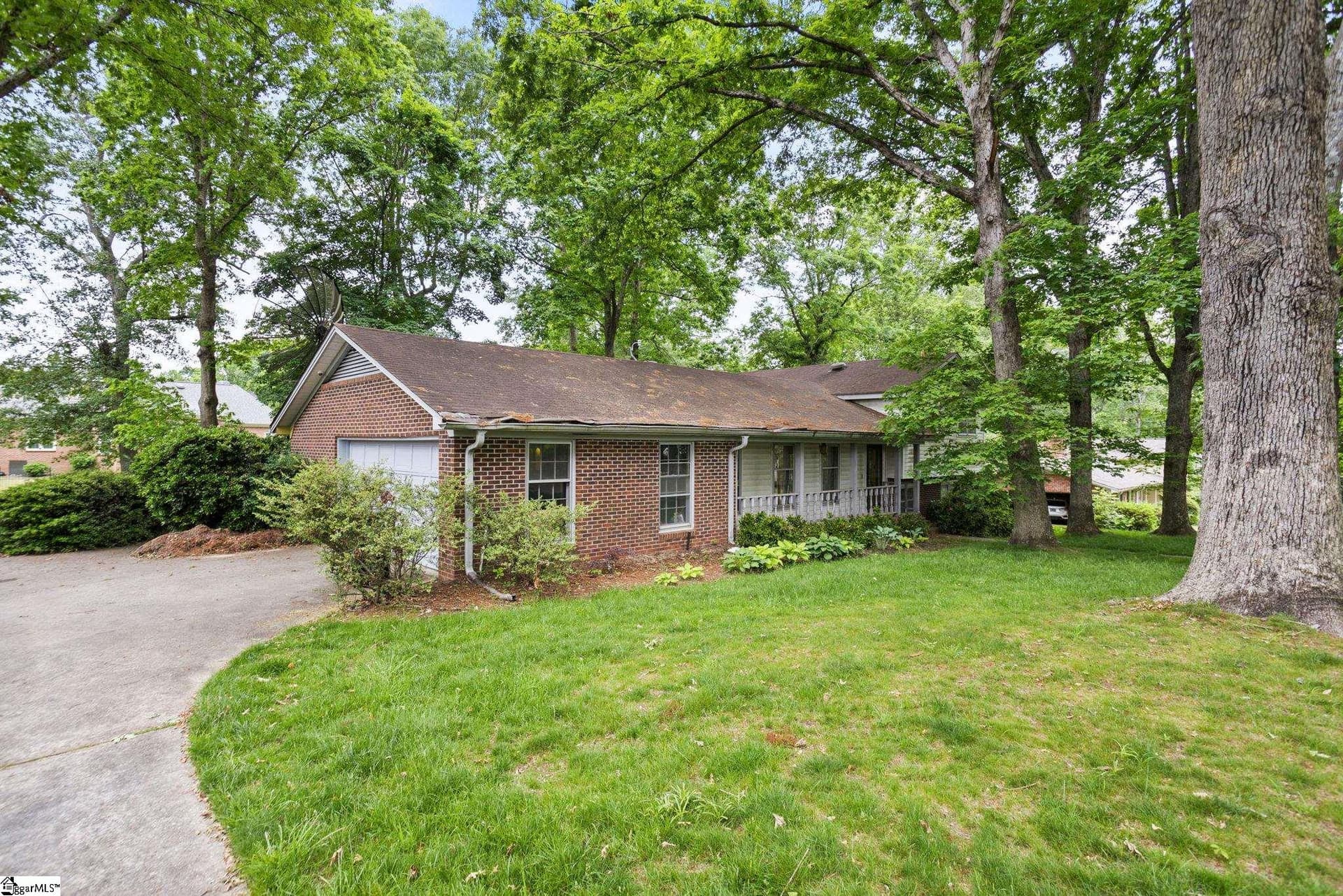 Property image 2 at 304 S Almond Drive, Simpsonville, SC 29681