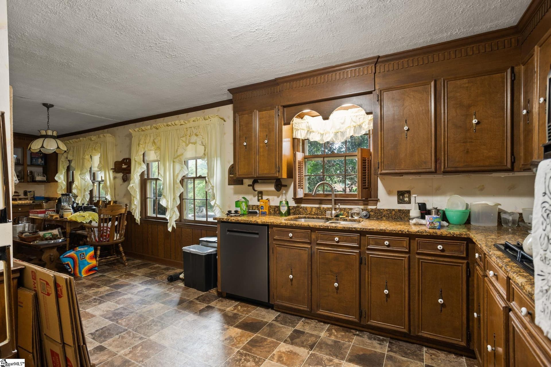 Property image 5 at 304 S Almond Drive, Simpsonville, SC 29681
