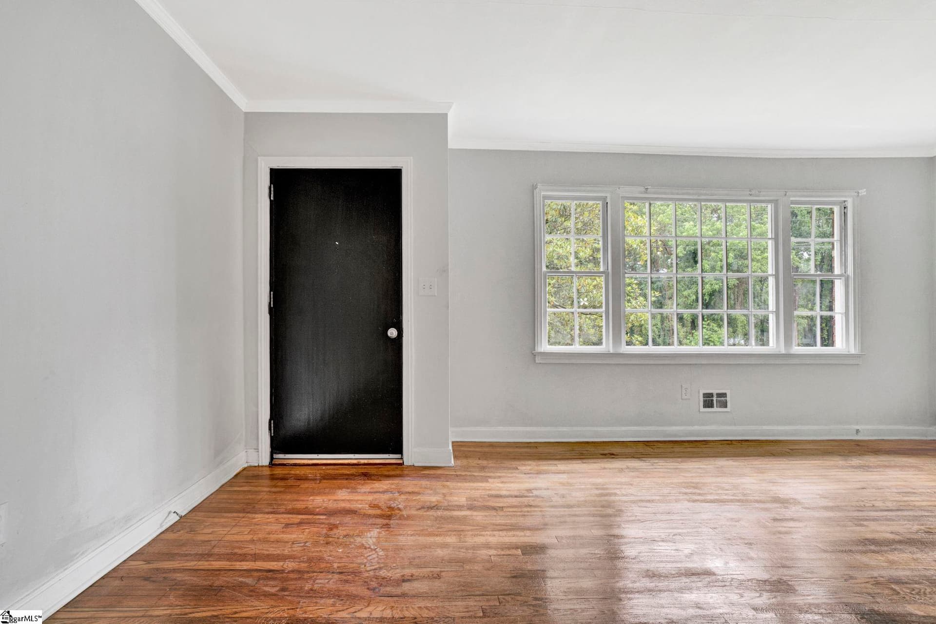 Property image 3 at 210 Fleetwood Drive, Greenville, SC 29605-1424