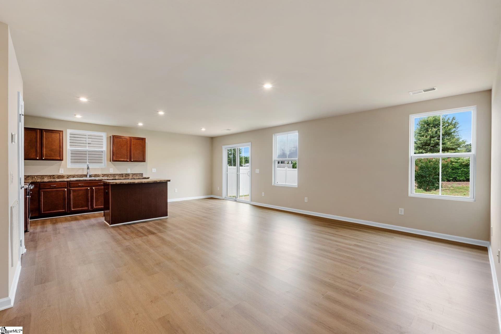 Property image 4 at 323 Skipton Street, Greenville, SC 29605