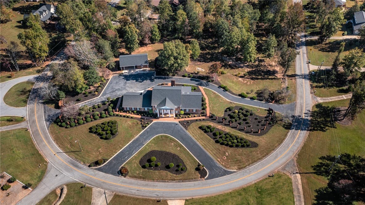 Property image 2 at 309 Horseshoe Drive, Seneca, SC 29678