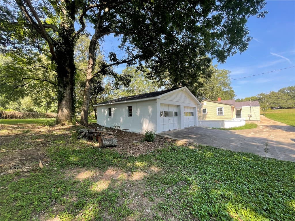 Property image 5 at 834 Greenville Street, Pendleton, SC 29670