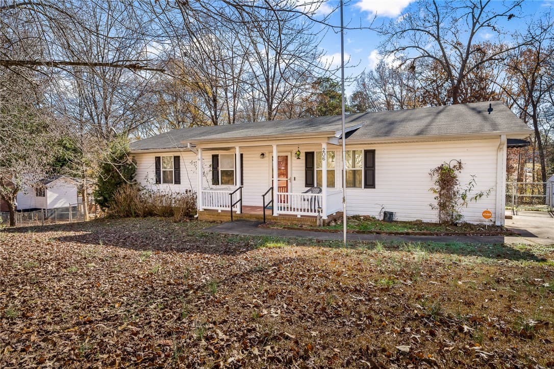 Property image 2 at 206 Dogwood Court, Piedmont, SC 29673