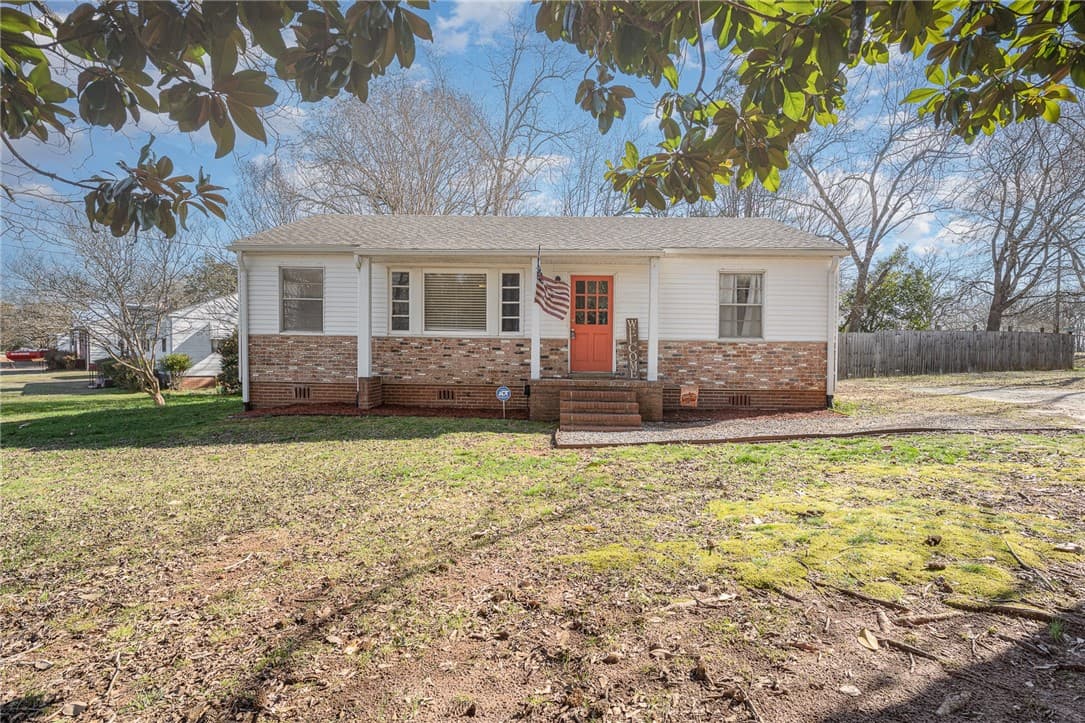 Property image 1 at 700 Greenville Street, Pendleton, SC 29670
