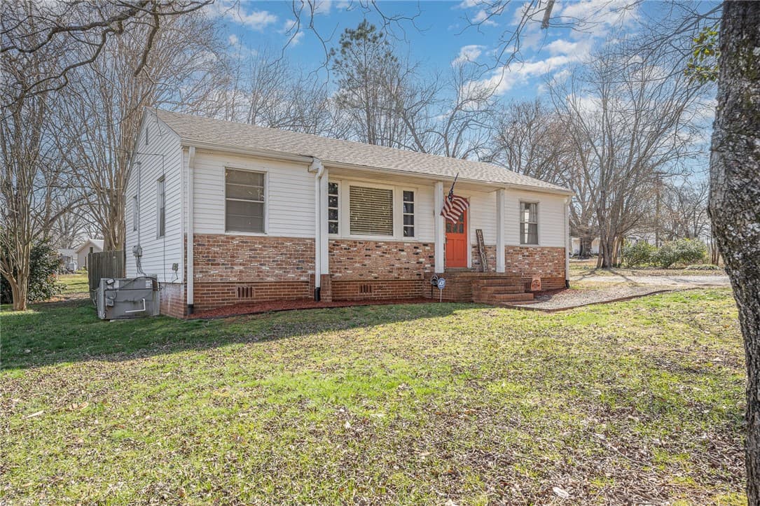 Property image 2 at 700 Greenville Street, Pendleton, SC 29670
