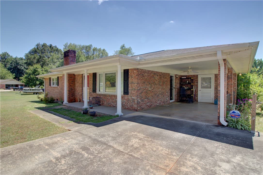 Property image 2 at 108 Eastwood Circle, Westminster, SC 29693