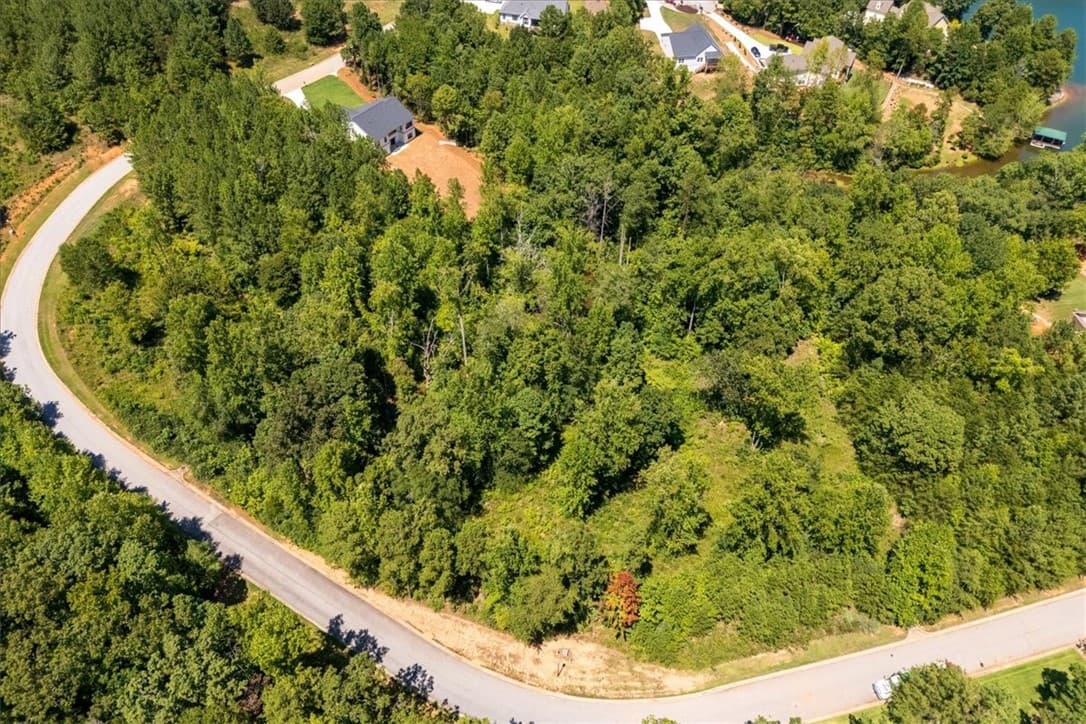 Property image 3 at 321 Stardust Lane, Seneca, SC 29672