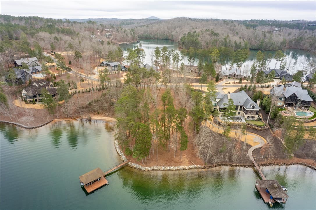 390 Peninsula Ridge