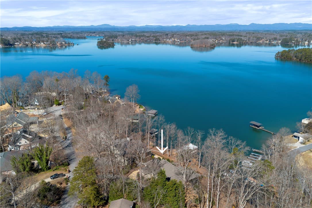 Property image 2 at 806 Marina Pointe Court, Seneca, SC 29672