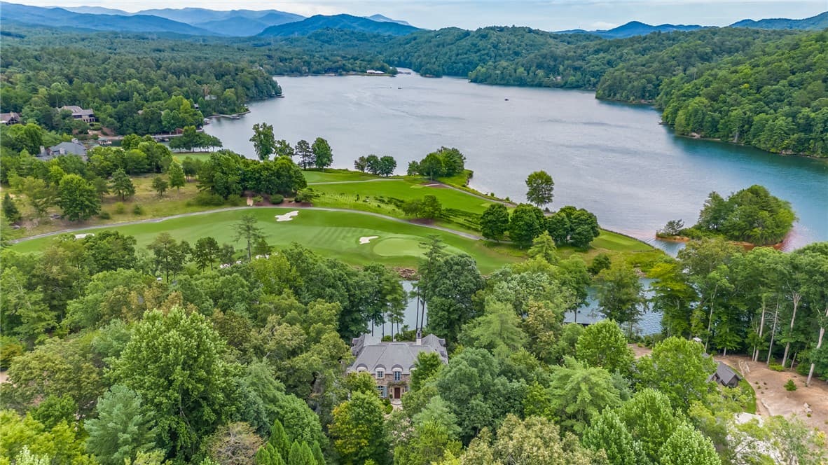 304 Club Cove Way