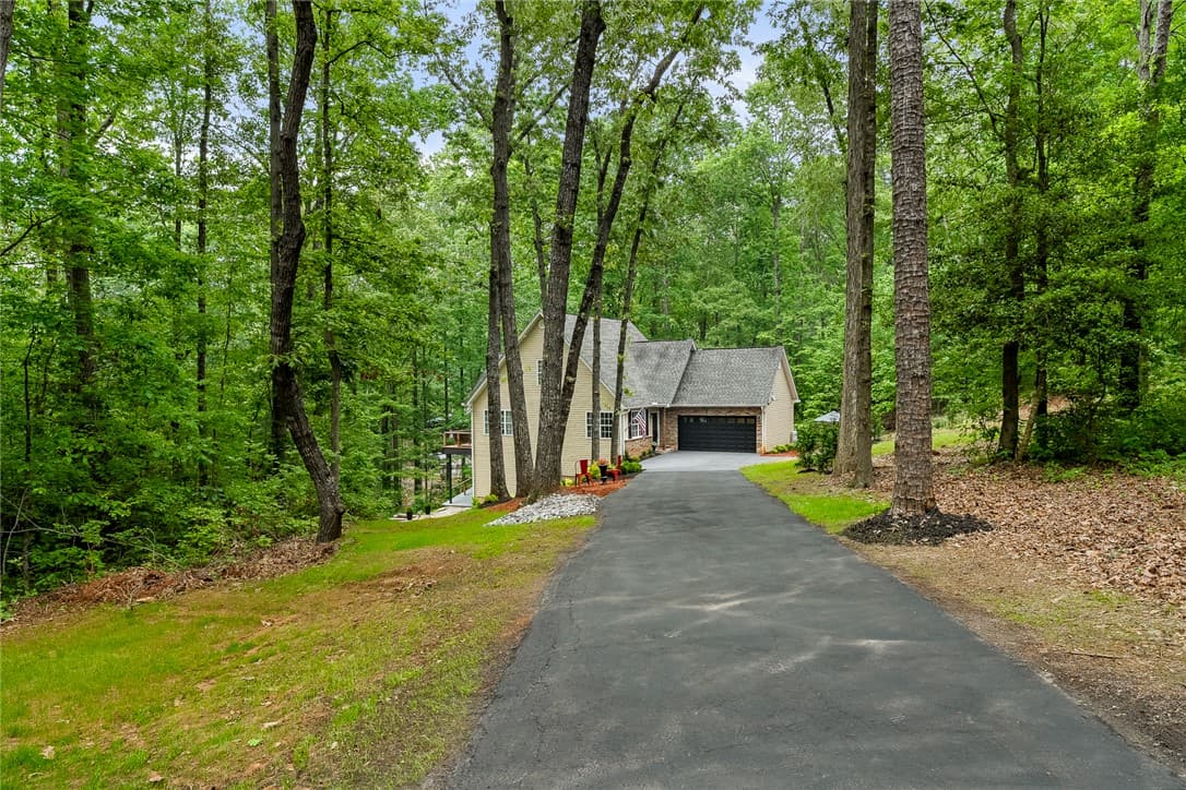 Property image 2 at 104 Benjamin Drive, Townville, SC 29689