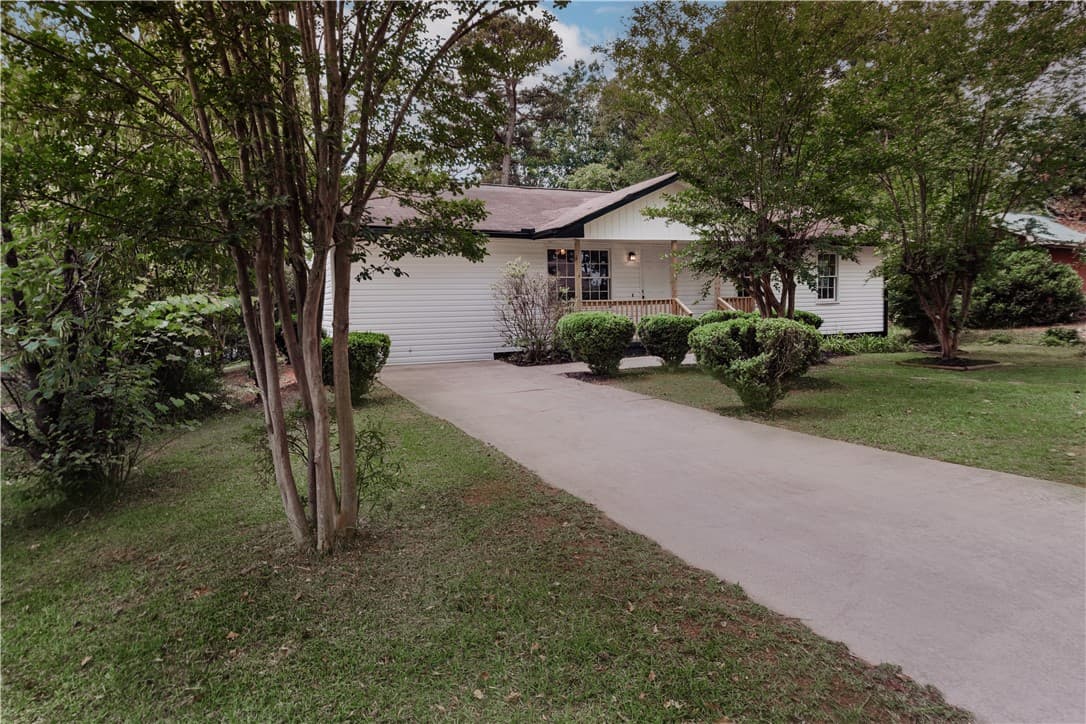 Long Meadow, Anderson Community