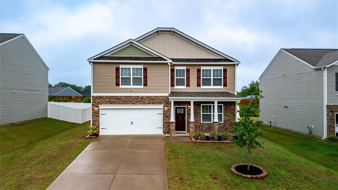 Property image 1 at 204 Lily Pond Place, Easley, SC 29642