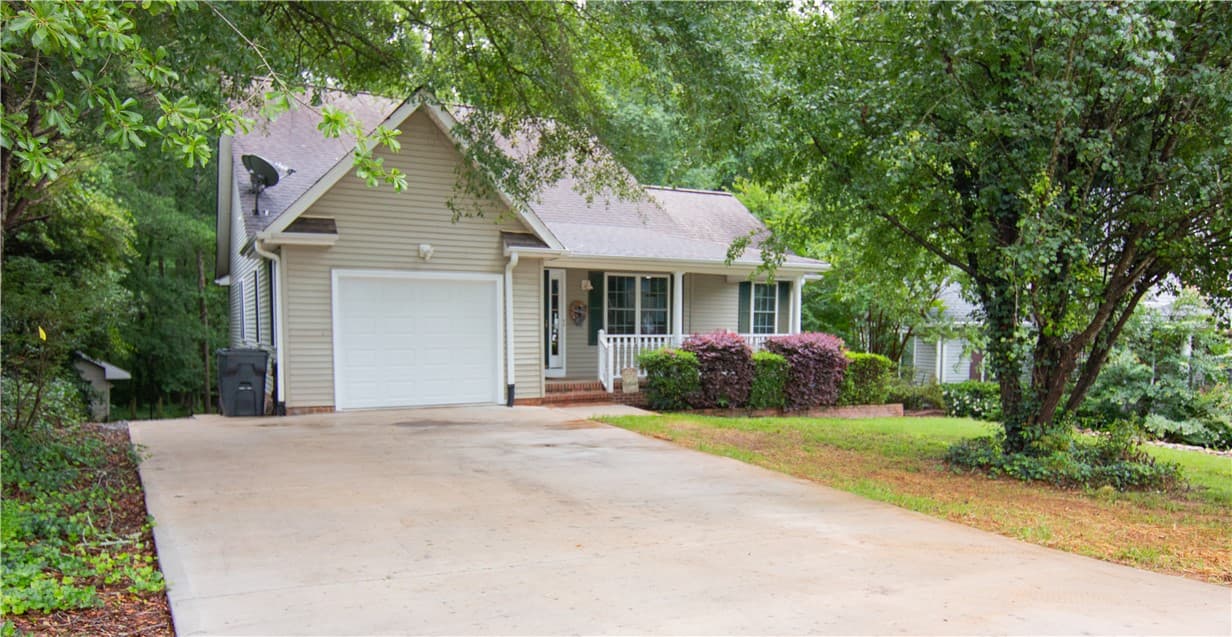 Property image 1 at 124 Grand Oak Circle, Pendleton, SC 29670