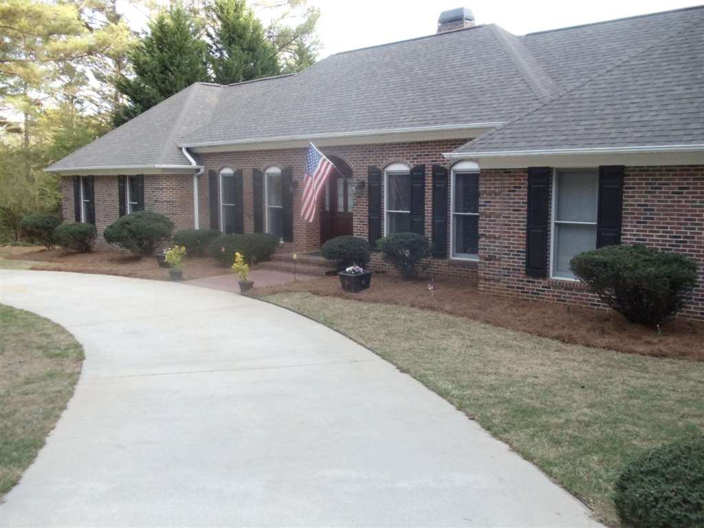 Property image 1 at 703 Marina Pointe Court, Seneca, SC 29672