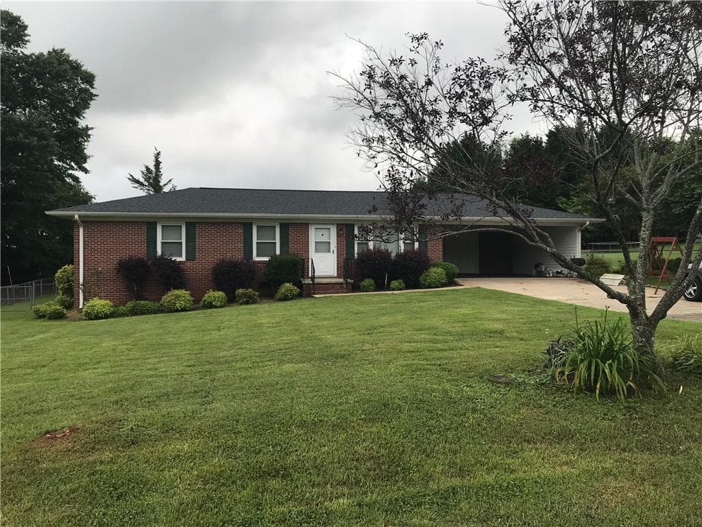 Property image 1 at 733 Tanglewood Drive, Seneca, SC 29672