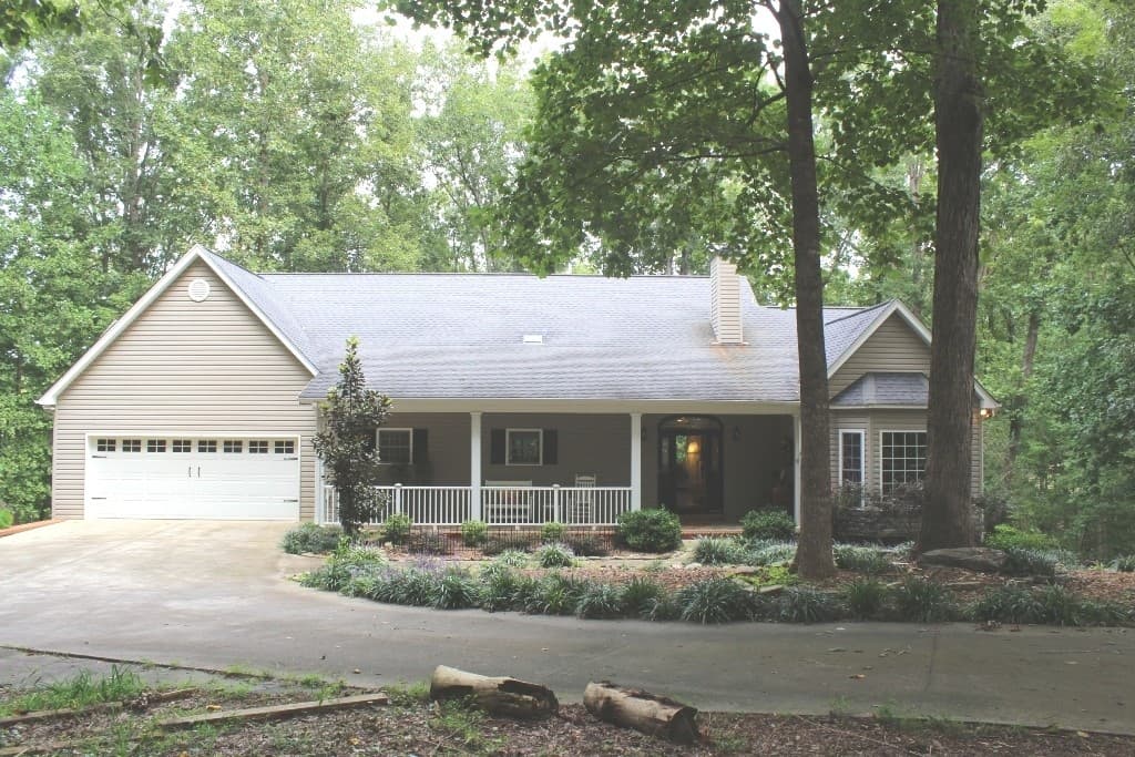 Property image 1 at 511 Queen Annes Lane, Seneca, SC 29672