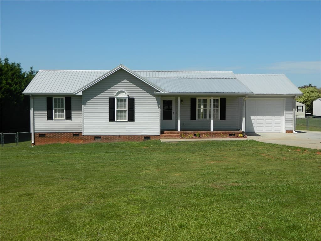 Property image 1 at 201 Sweetgum Circle, Williamston, SC 29697