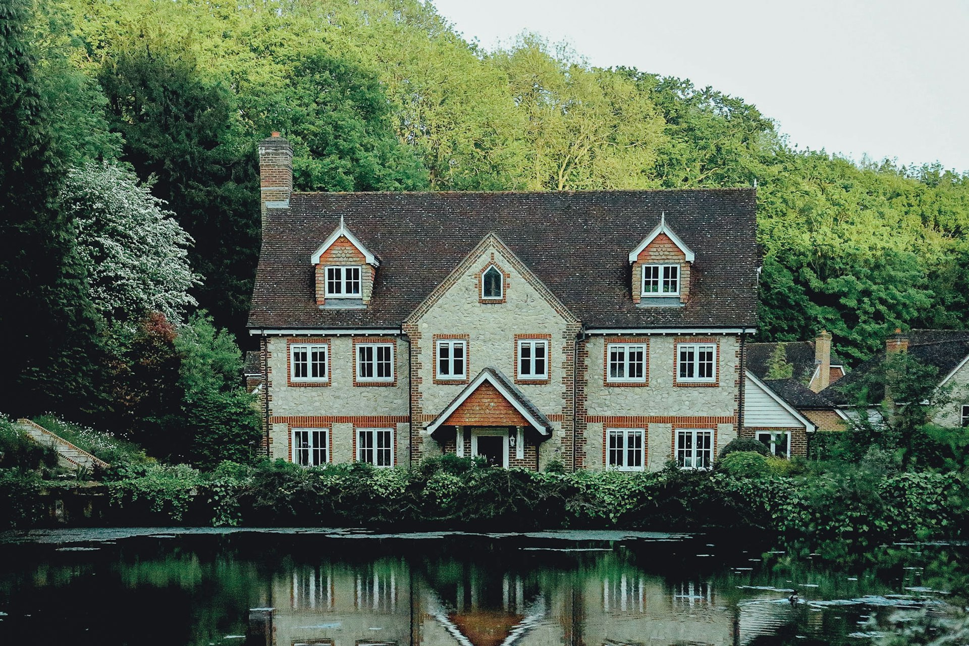 Lake Keowee's Hidden Short-Term Rental Goldmine: Where Smart Investors Are Buying